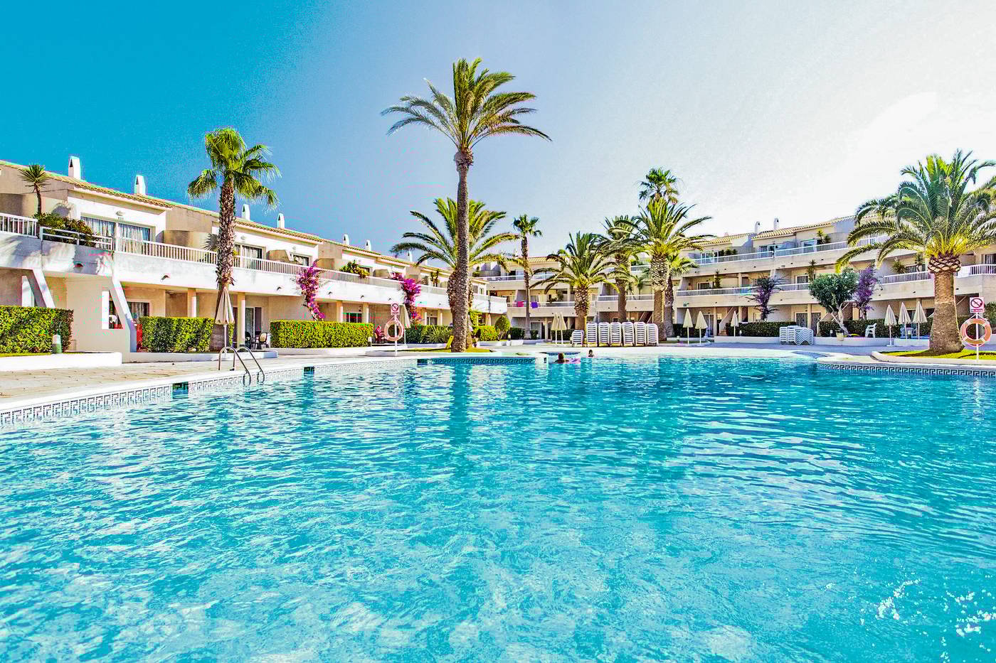 Sunconnect-Hotel-Delfines-Pool-9