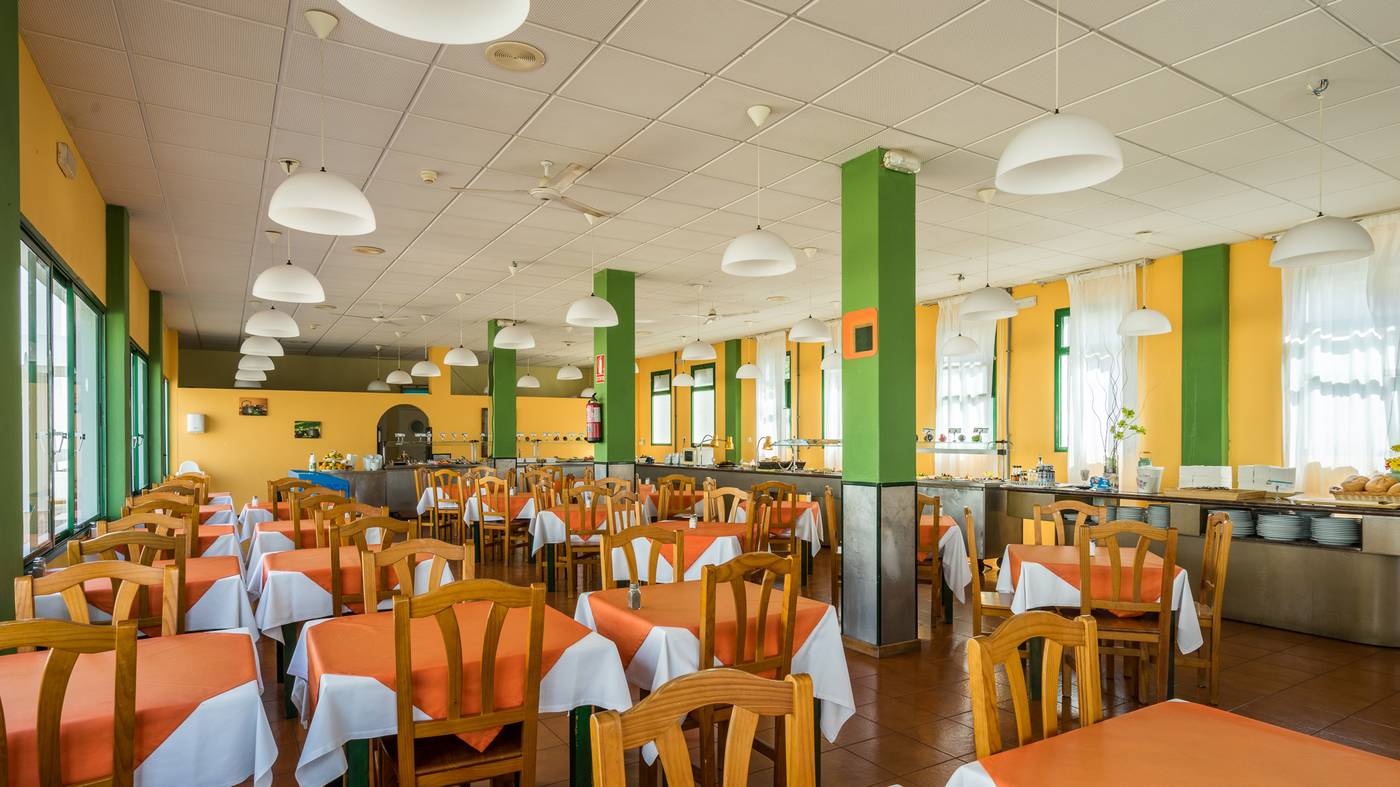 Blue-Sea-Apartamentos-Costa-Teguise-Beach-Restaurant-24