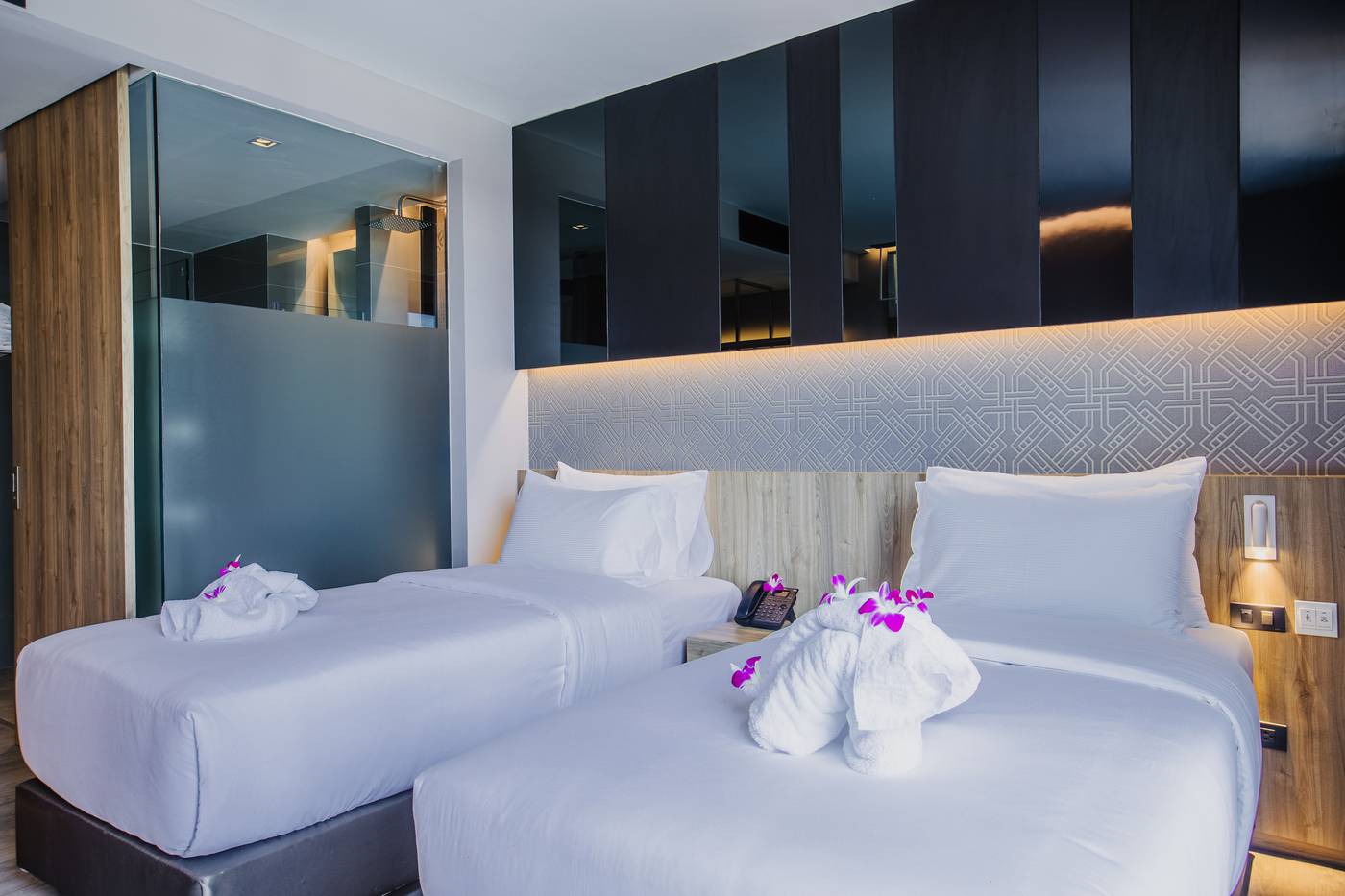 Rak-Elegant-Hotel-Patong-Room-21