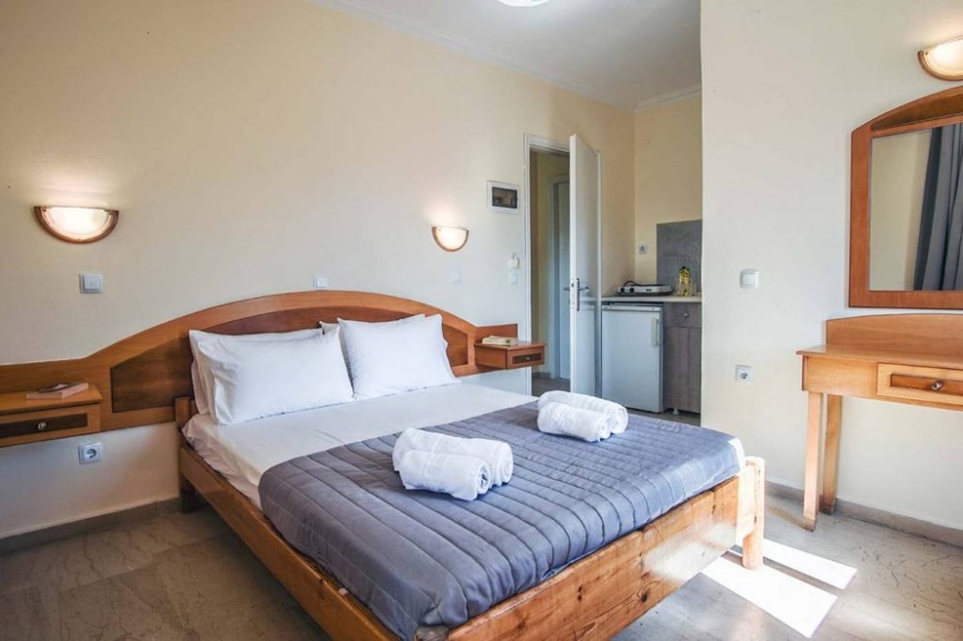 Island-Beach-Resort-Room-17