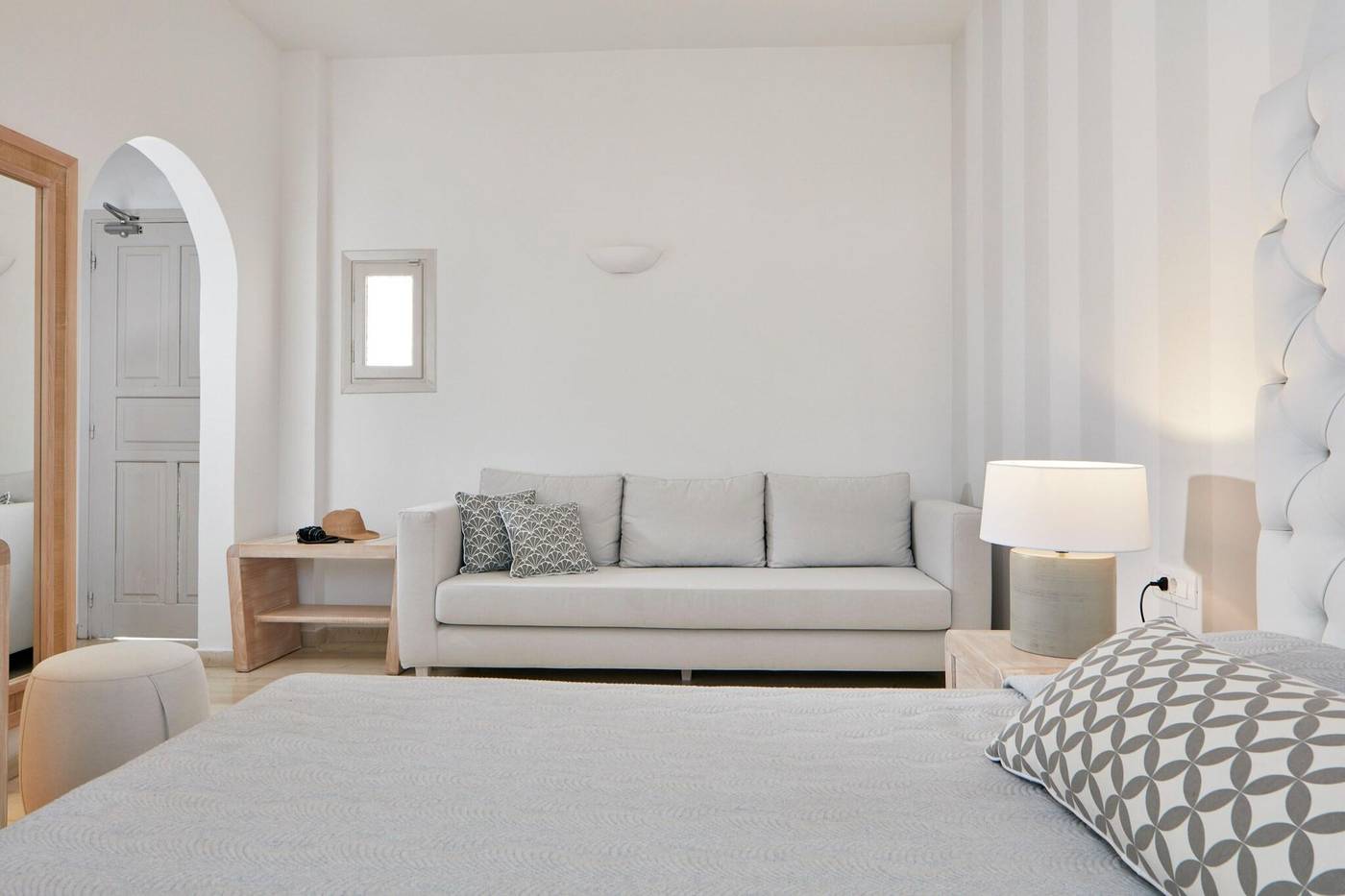 Santorini-Palace-Room-15