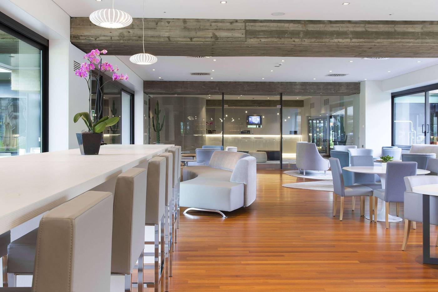 NH-Milano-Congress-Centre-Bar-2