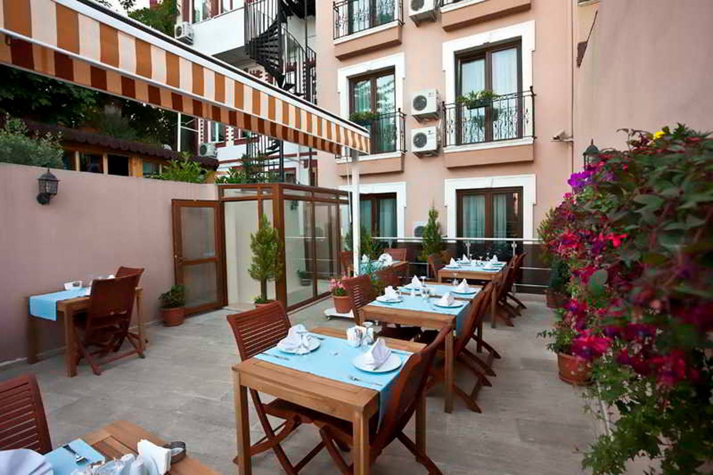 Art-City-Hotel-Terrace-4