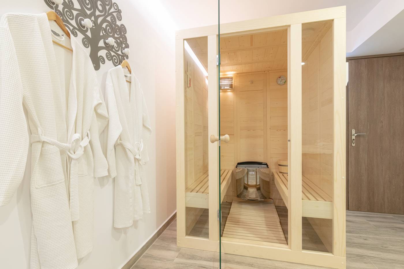 Iakinthos-Tsilivi-Beach-Sports-and-Entertainment-66