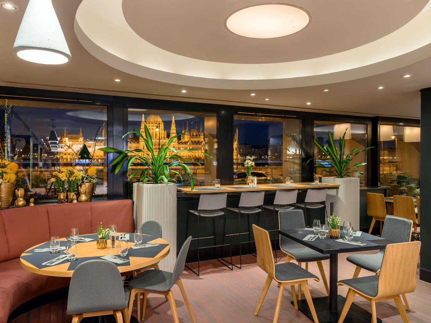 Novotel-Budapest-Danube-Restaurant-14