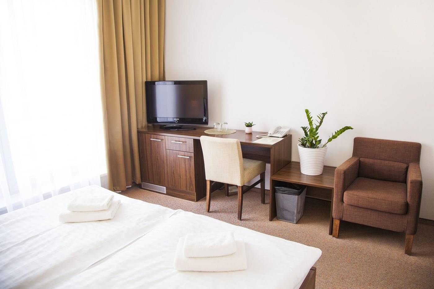 Hotel Eminent-Slovakia-STUPAVA-Room-6