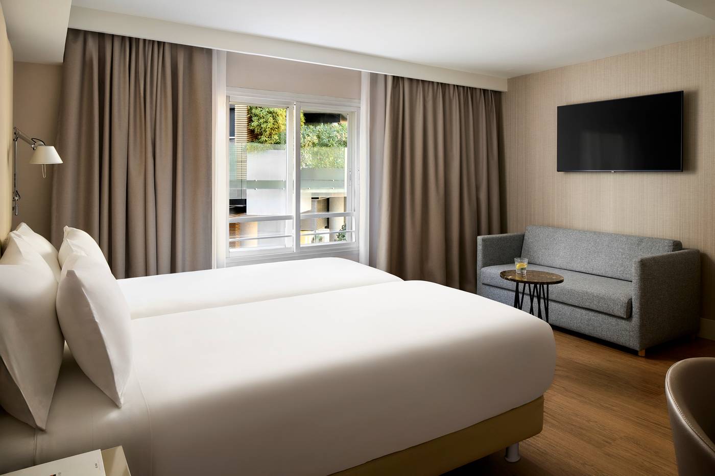 NH-Paseo-de-la-Habana-Room-31