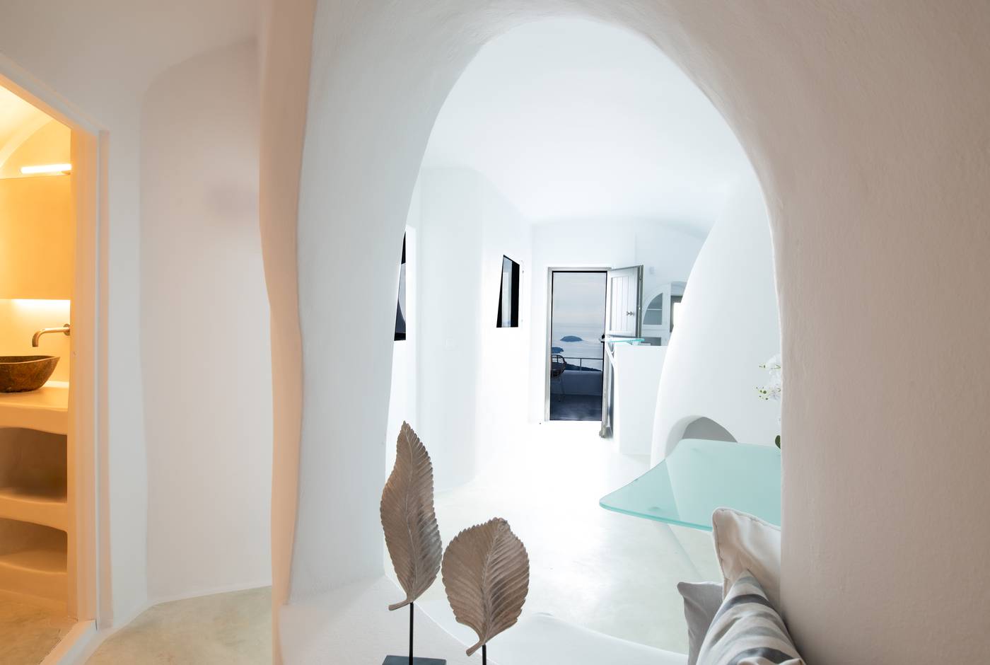 Heaven-s-Edge-Room-21