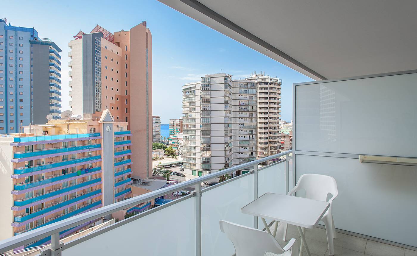 RH-Royal-Only-Adults-Room-28