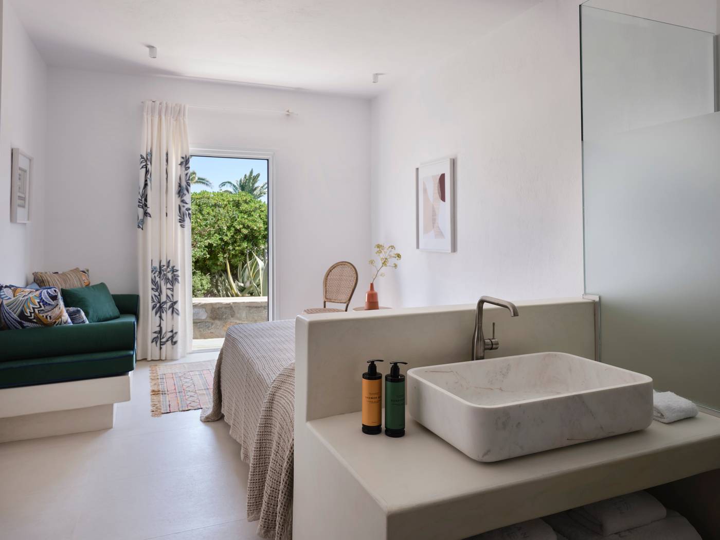 Myconian-Sunrise-Relais---Chateaux-Hotel-Room-18