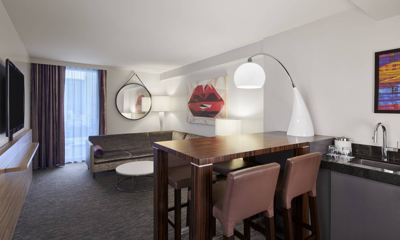The-LINQ-Hotel-and-Casino---A-Caesars-Rewards-Destination-Room-10
