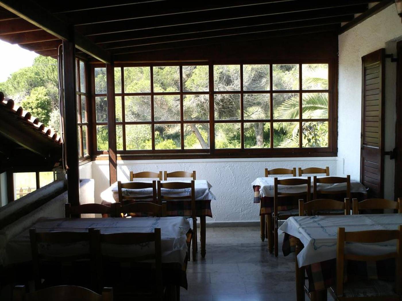 Golden-Beach-Restaurant-11