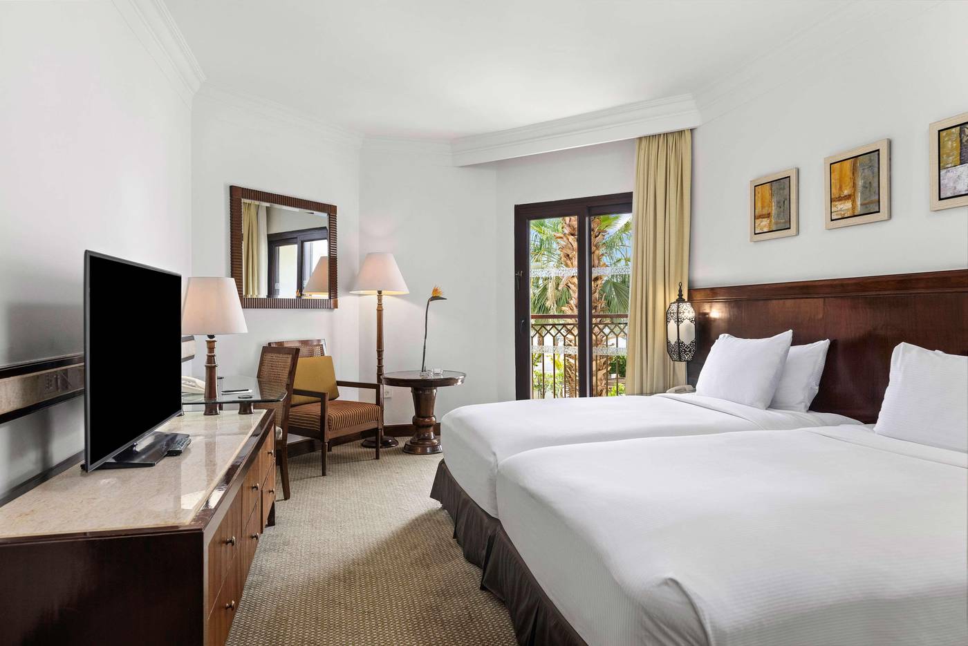 Hilton-Luxor-Resort---Spa-Room-27