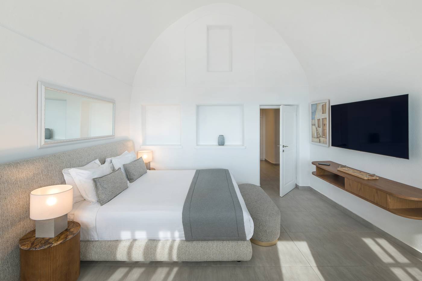 Aqua-Luxury-Suites-Room-27