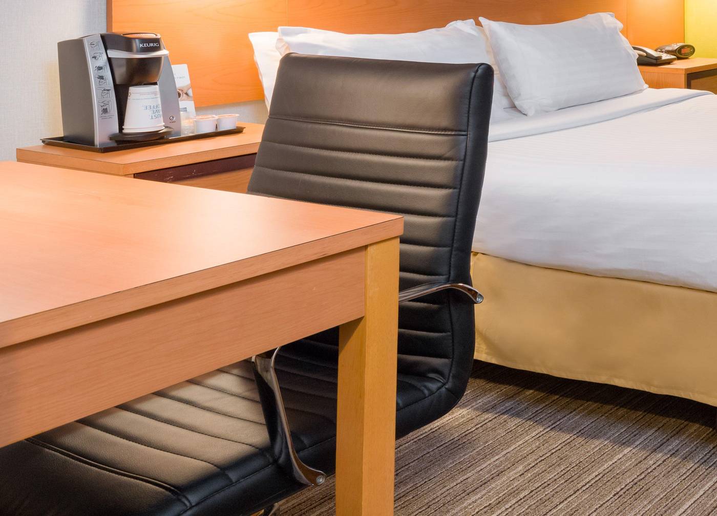 Holiday-Inn-Express-New-York-City-Times-Square-Room-7