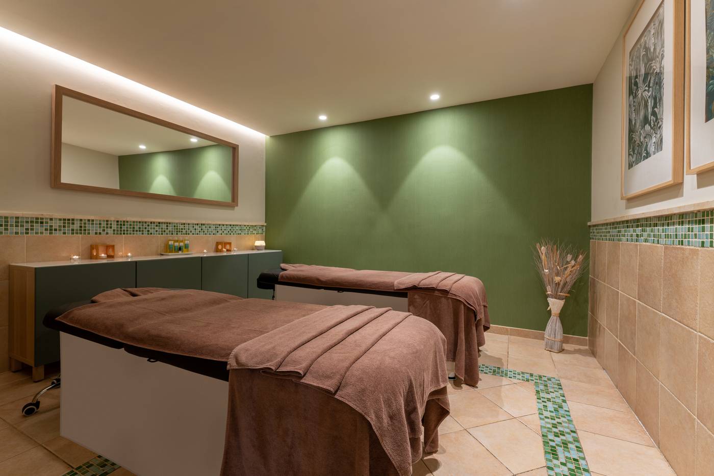 Hotel-LIVVO-Volc--n-Lanzarote-Sports-and-Entertainment-66