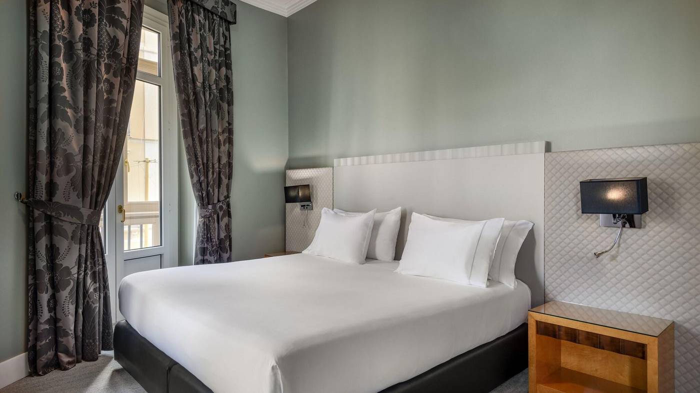 Larios-Malaga-Room-15