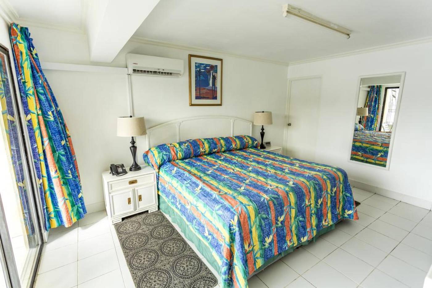 Pirate-s-Inn-Hotel-----Room-14