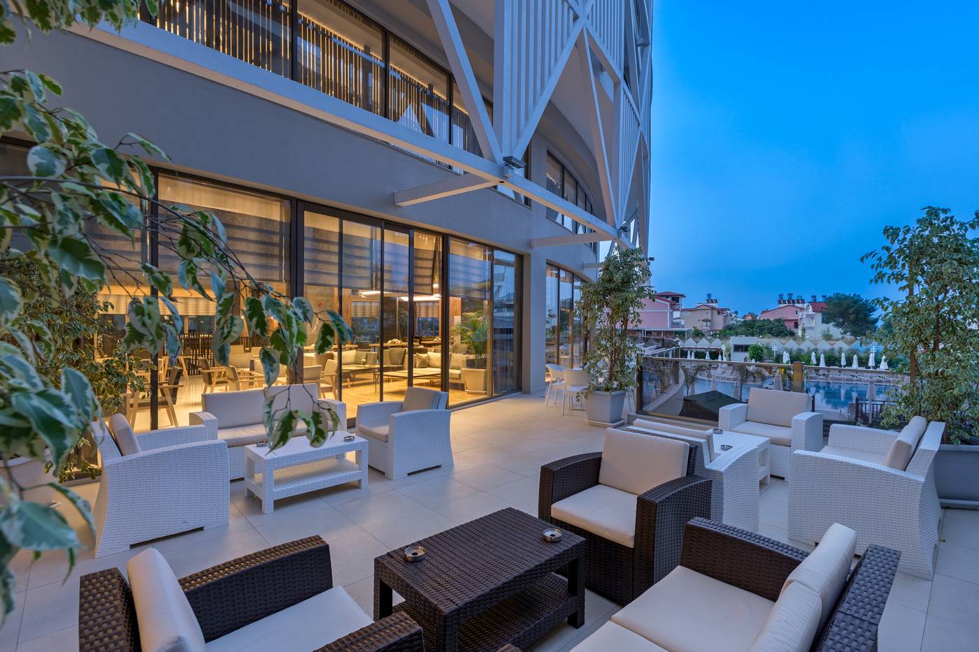 Side-Crown-Sunshine-Terrace-11