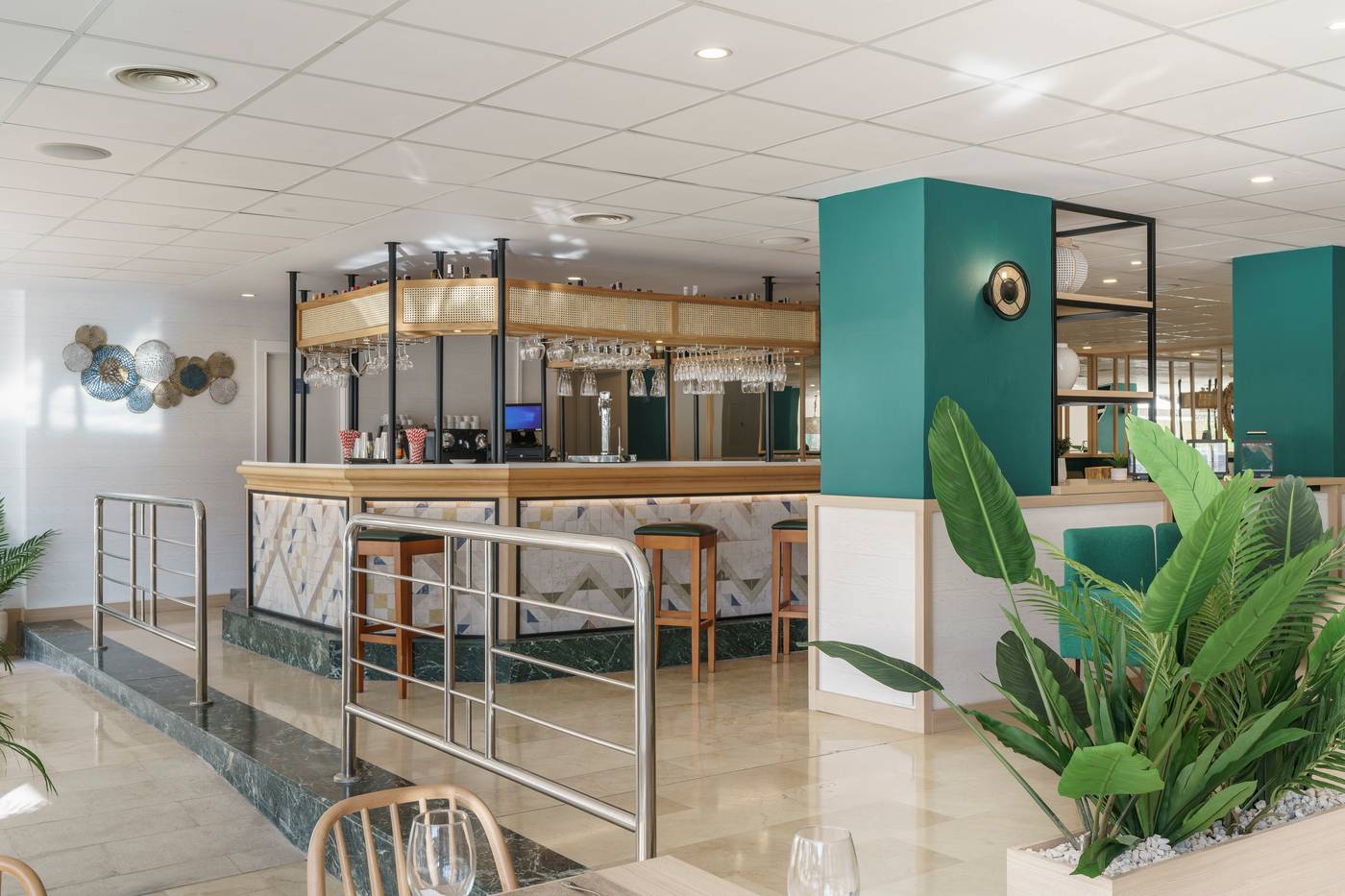 AluaSoul-Costa-Malaga-adults-reccommended-Bar-52