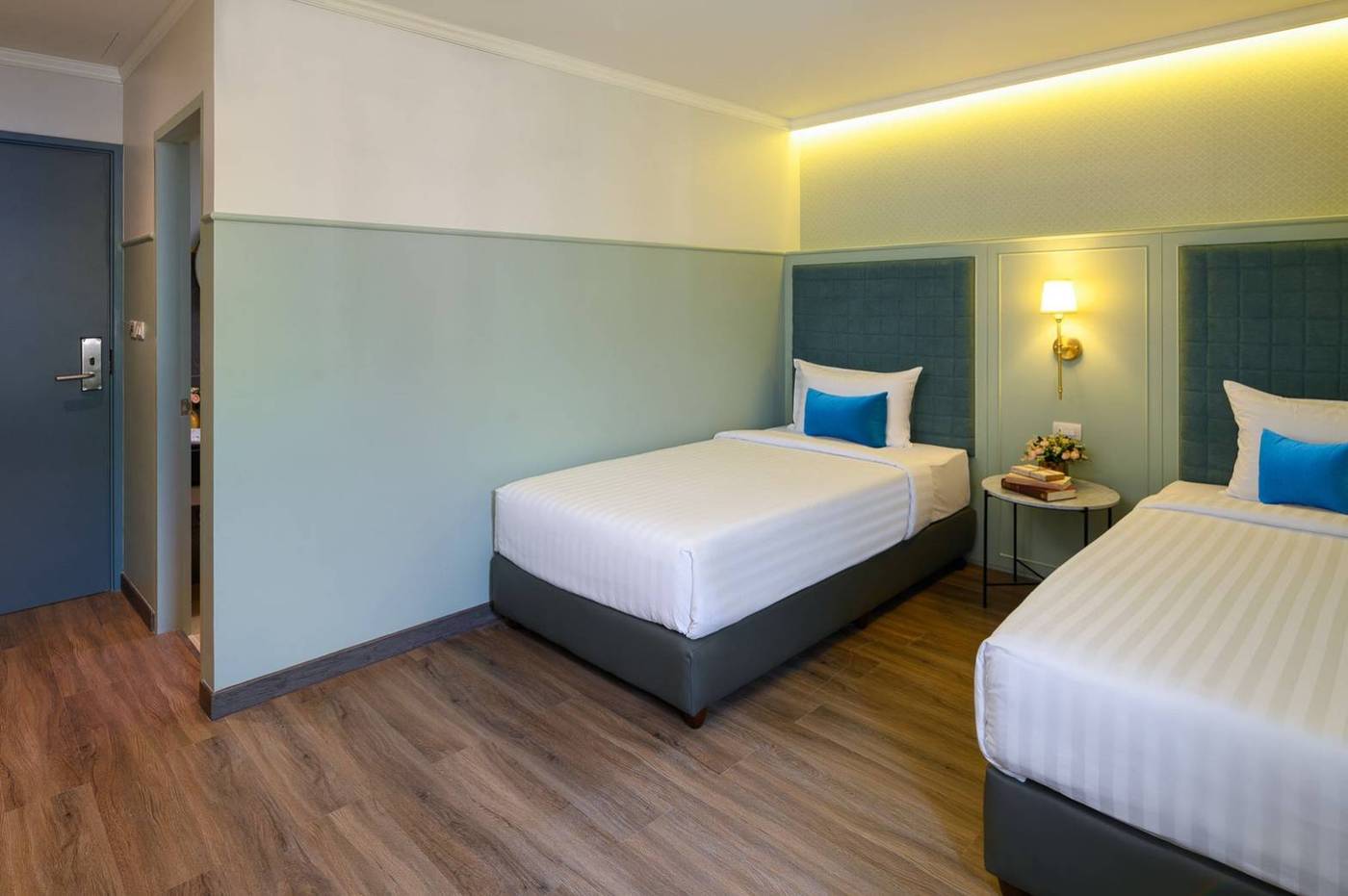 The-Mulberry-Bangkok-Hotel-Khaosan-Road-Room-13