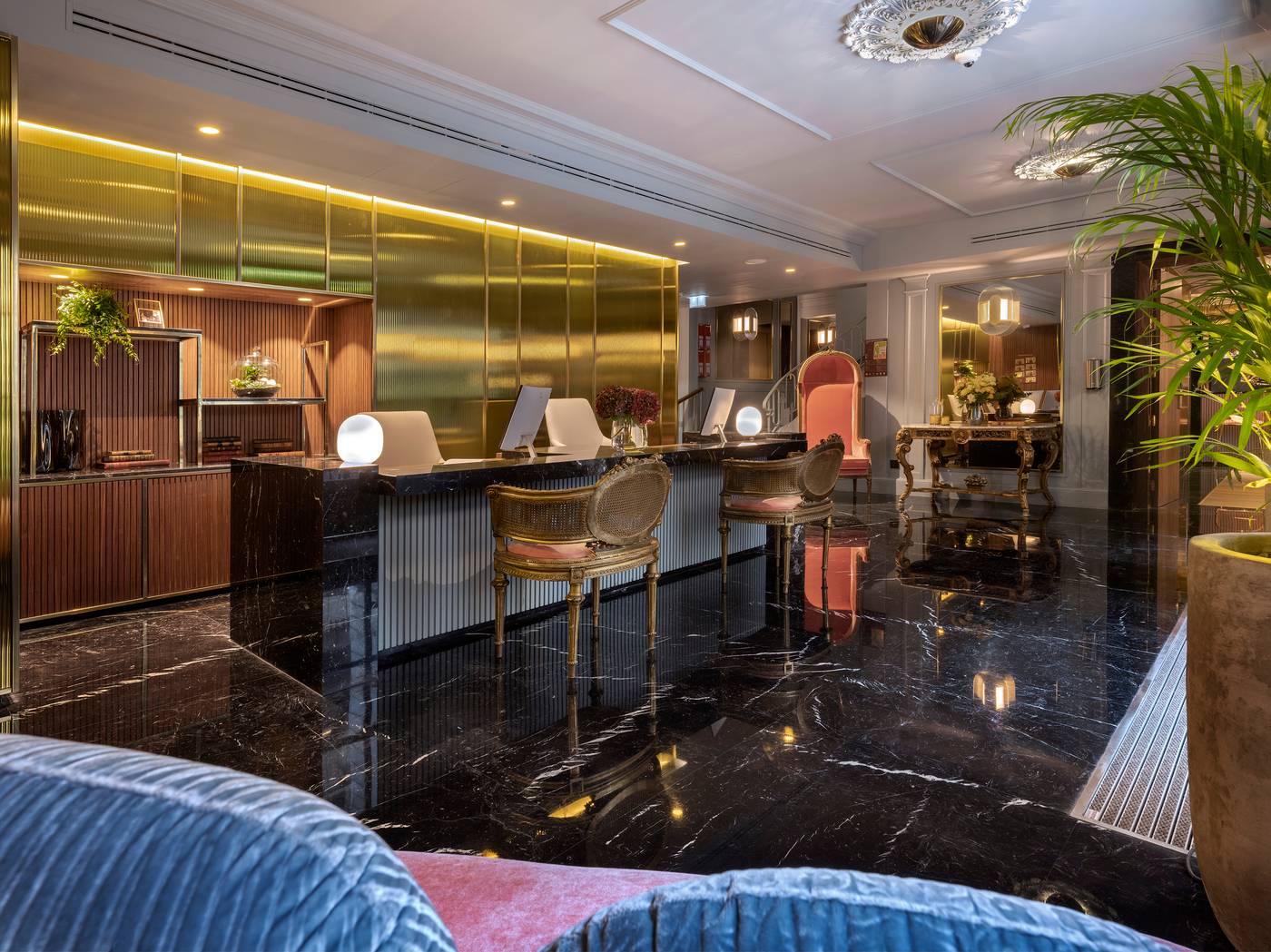 Melia-Paris-Notre-Dame-Lobby-10