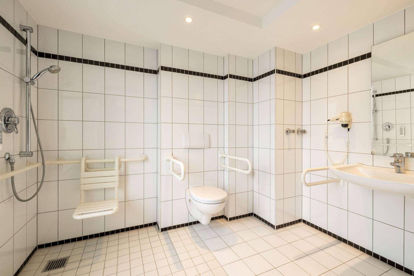 Vienna-House-Easy-by-Wyndham-Berlin-PrenzlauerBerg-Room-49