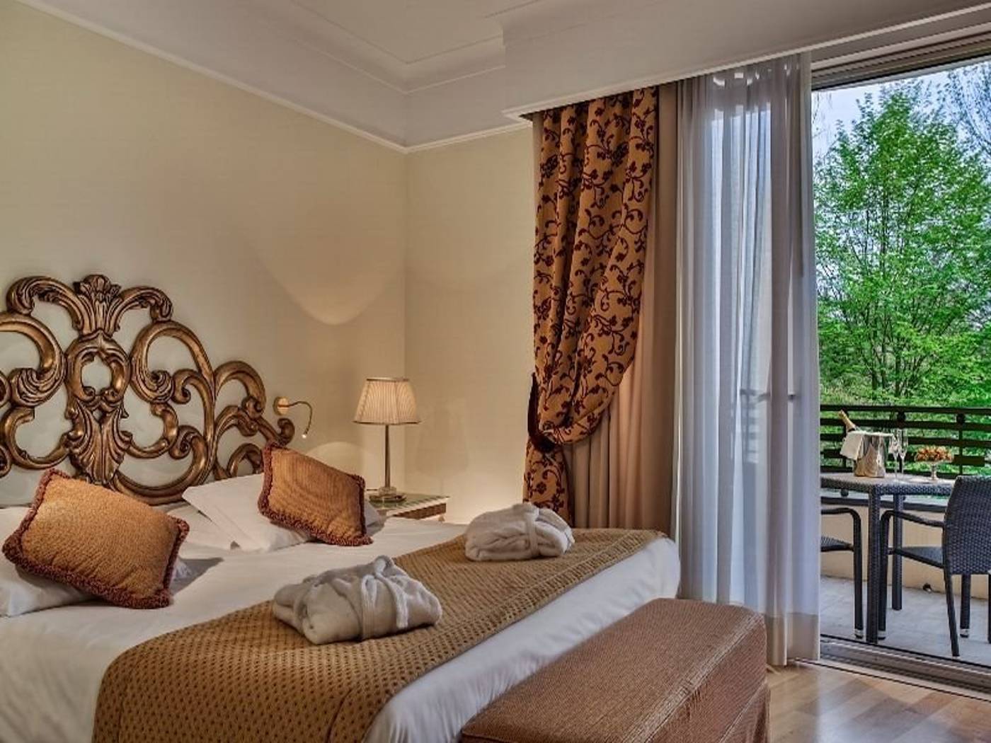 Park-Hotel-Junior-Room-11