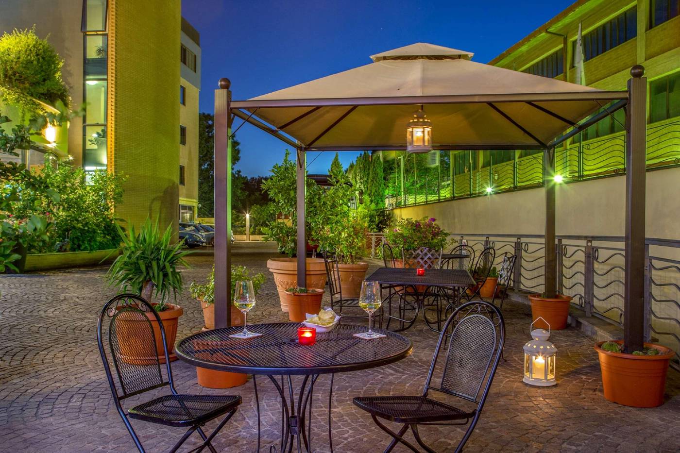 Best-Western-Blu-Hotel-Roma-Bar-1