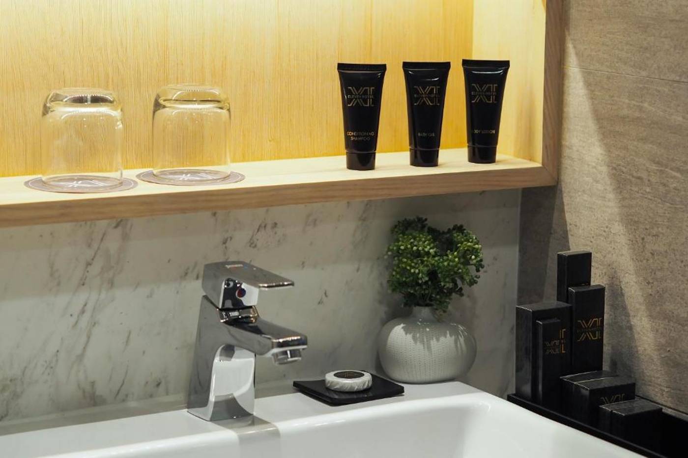 Eleven-Hotel-Bangkok-Room-23