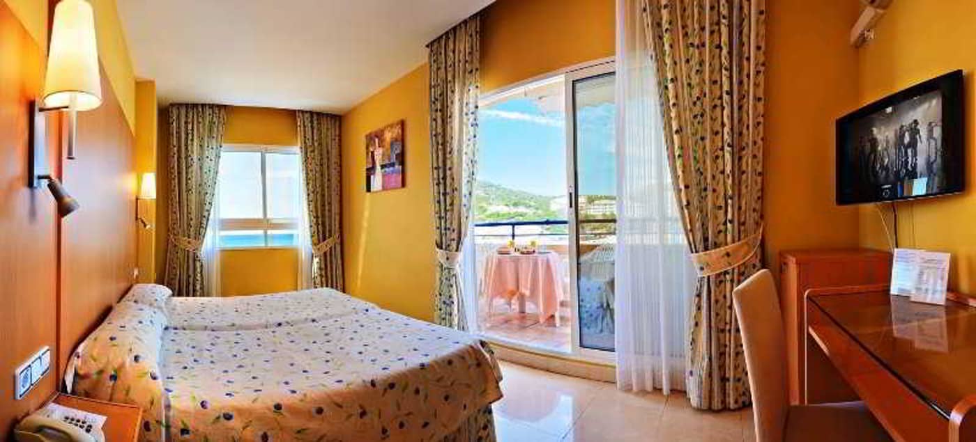 Hotel-La-Cala-Room-20
