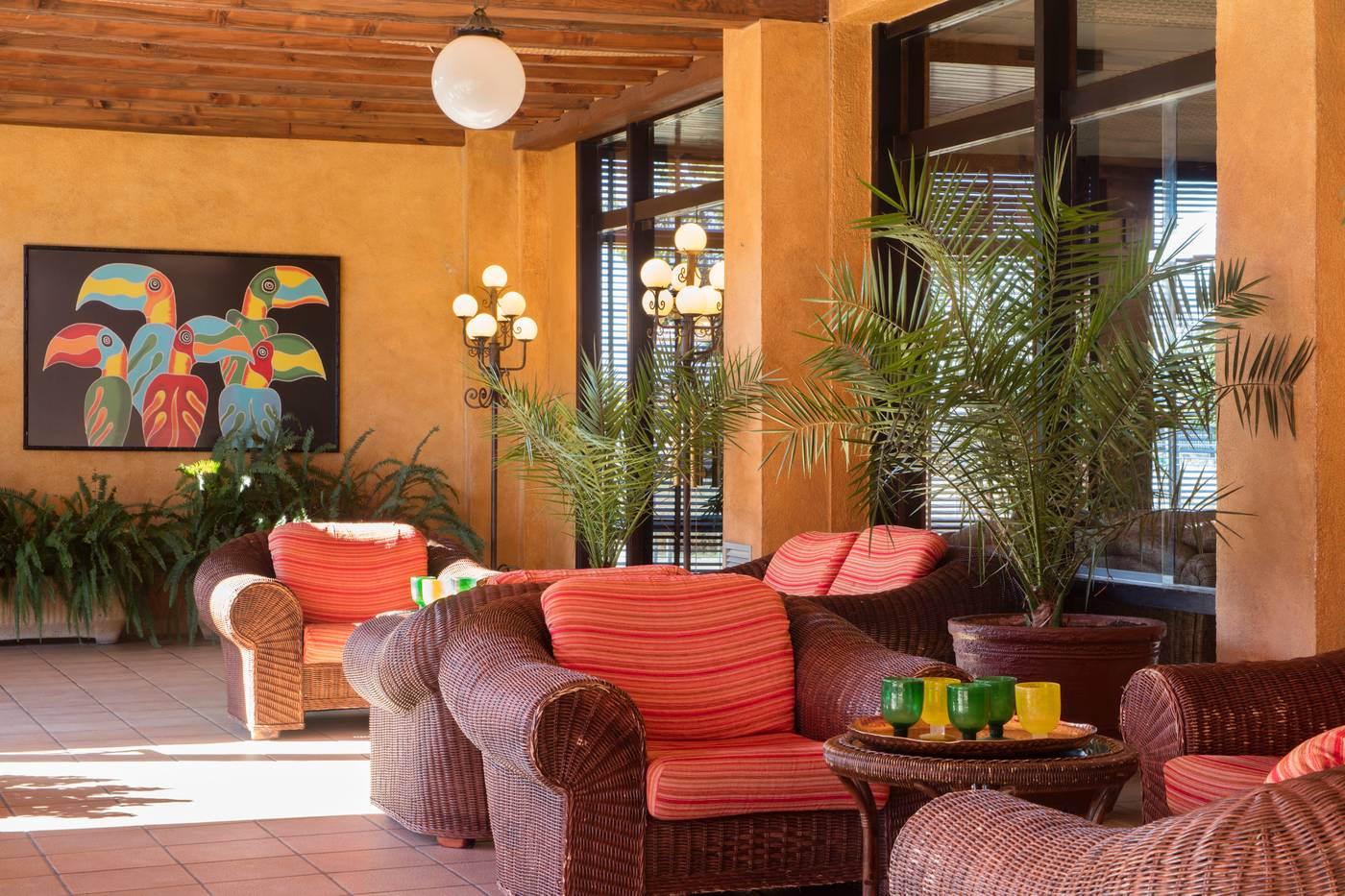 Luna-Club-Lobby-45