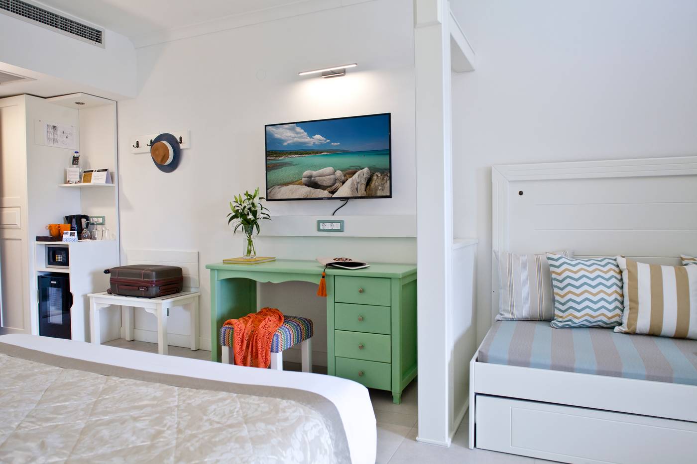 Athena-Pallas--Room-37