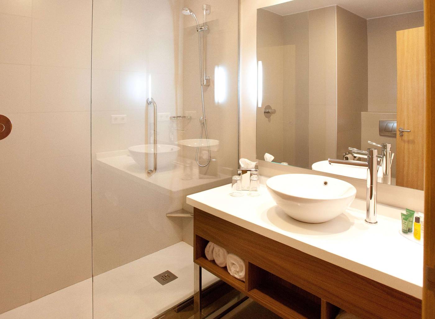 Hilton-Garden-Inn-Malaga-Room-10