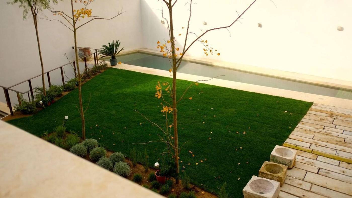 The-Late-Birds-Lisbon---Gay-Urban-Resort-Terrace-31