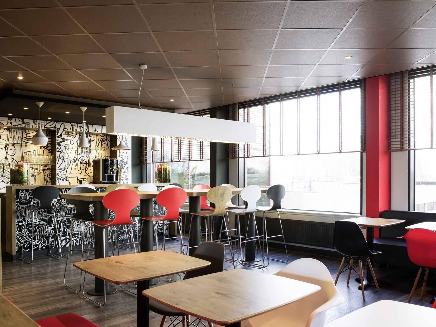 ibis-Schiphol-Amsterdam-Airport-Restaurant-5