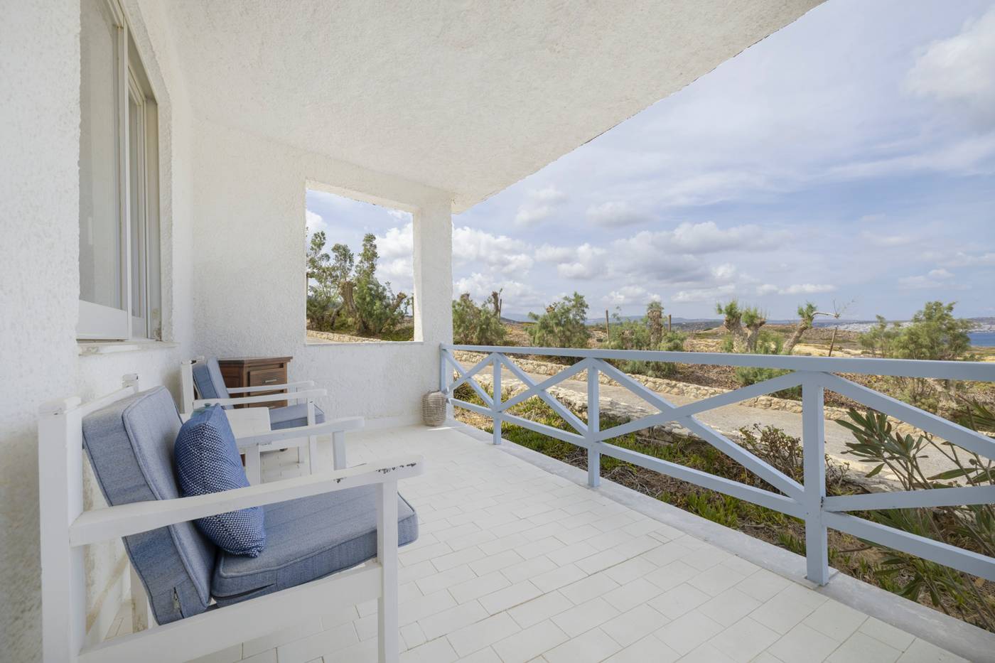 Lassion-Golden-Bay-Room-29