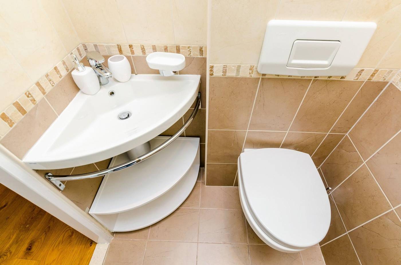 Cinema-View-House-Room-20