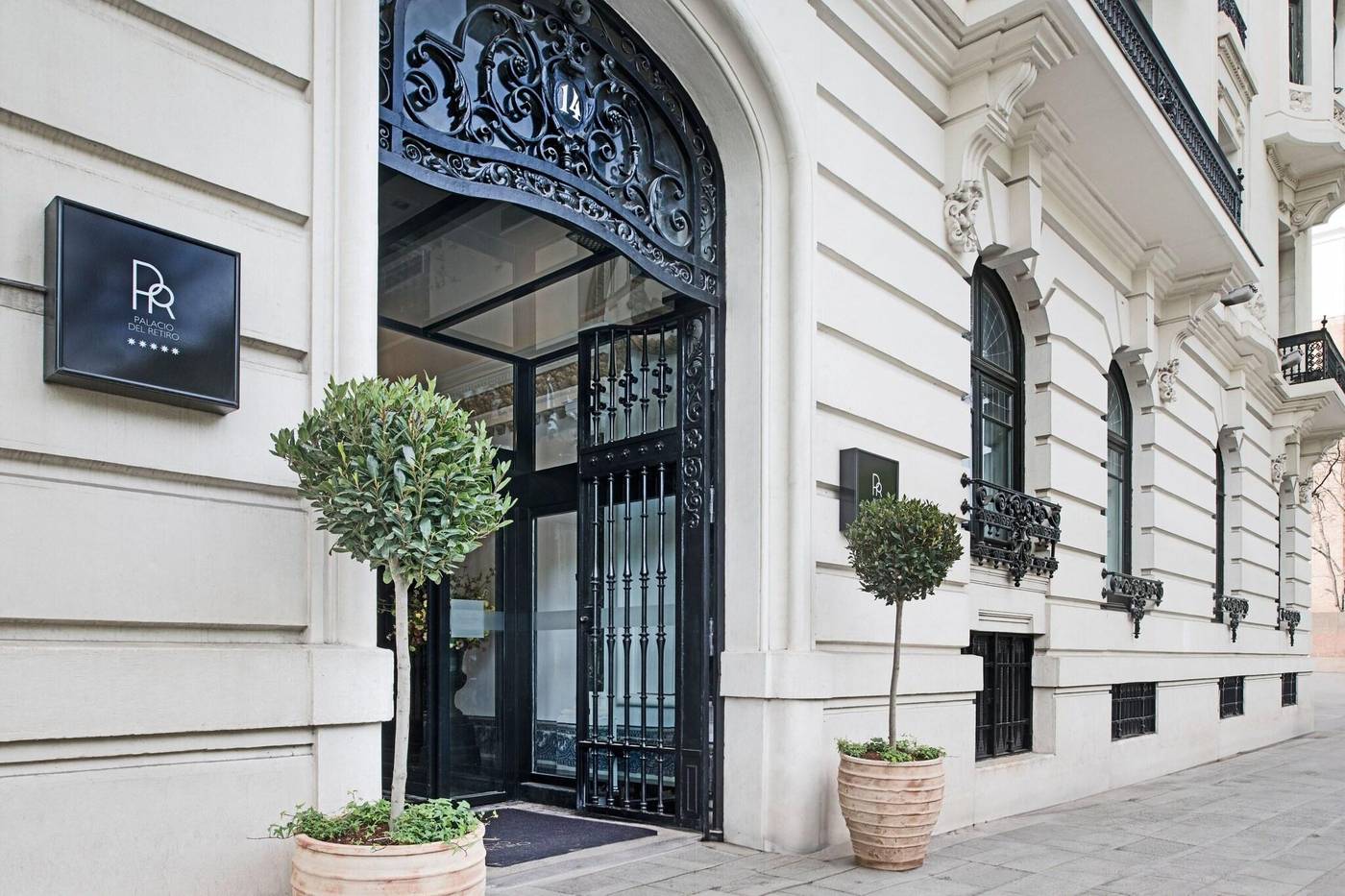 AC-Hotel-Palacio-del-Retiro-Autograph-Collection-General-view-3