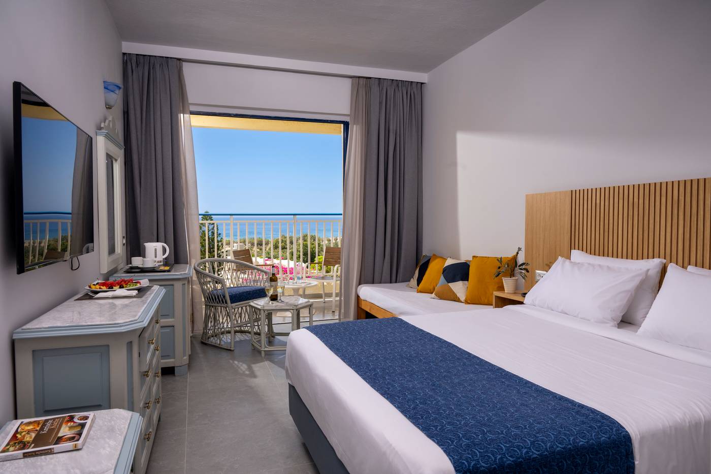 Sunshine-Crete-Beach-Room-21