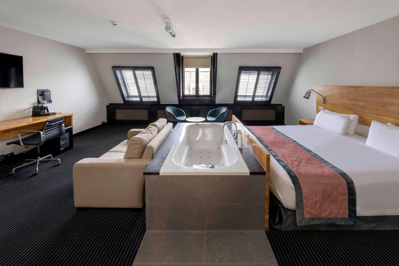 Catalonia-Vondel-Amsterdam-Room-67