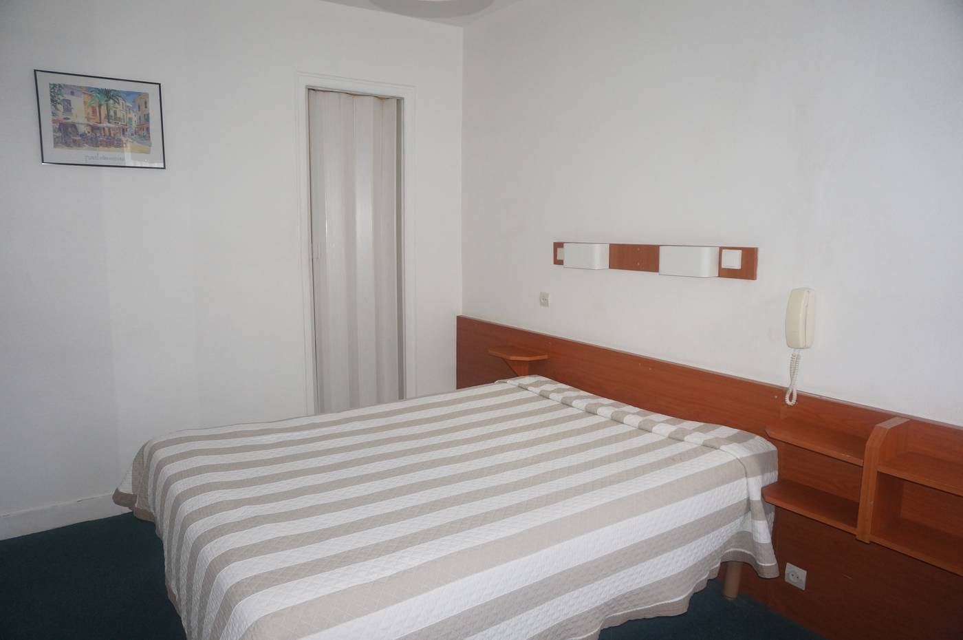 Hotel-Nord-Et-Champagne-Room-33