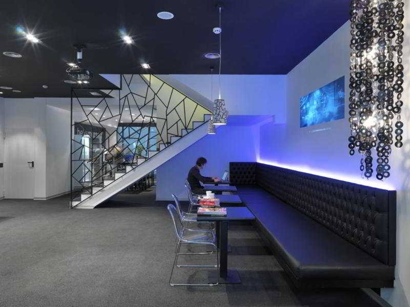 Hotel-Mayerling-Lobby-11