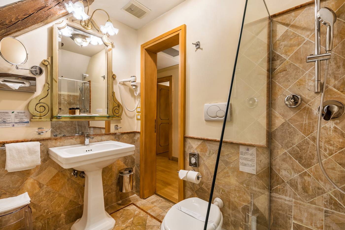 Villa-Laguna-Room-22