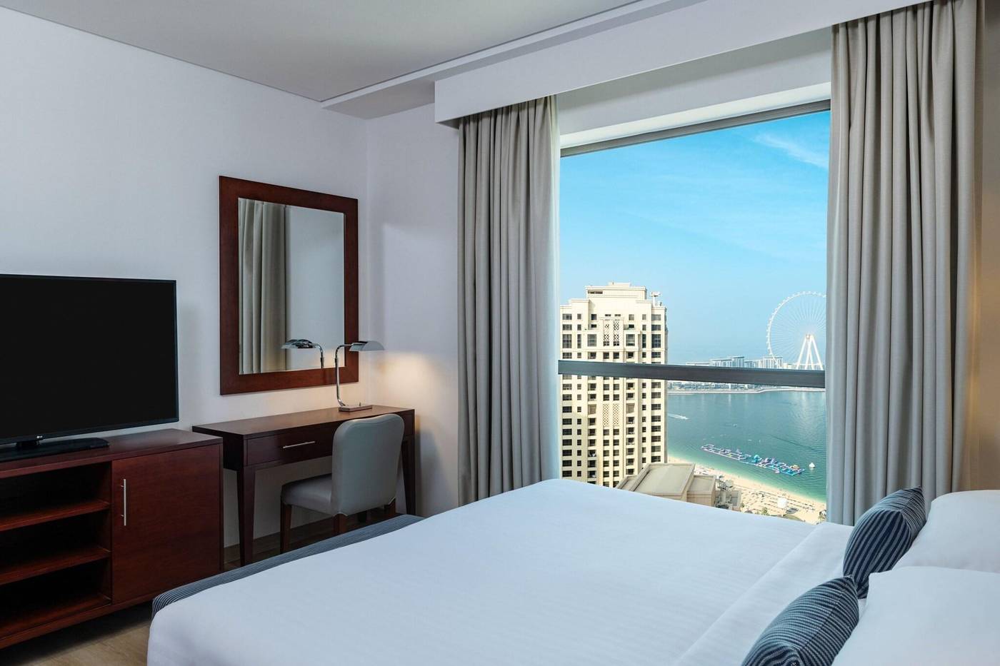 Delta-Hotels-by-Marriott-Jumeirah-Beach-Room-27