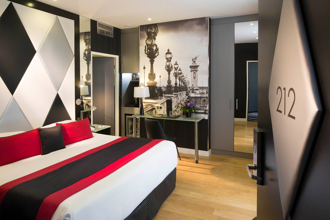 L-Empire-Paris-Room-4