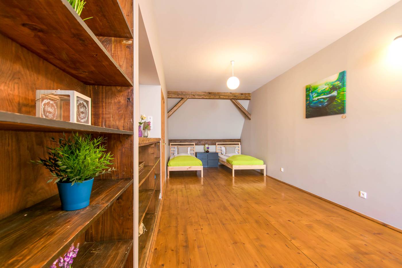 The-Spiski-Palace-Apartments-Room-36