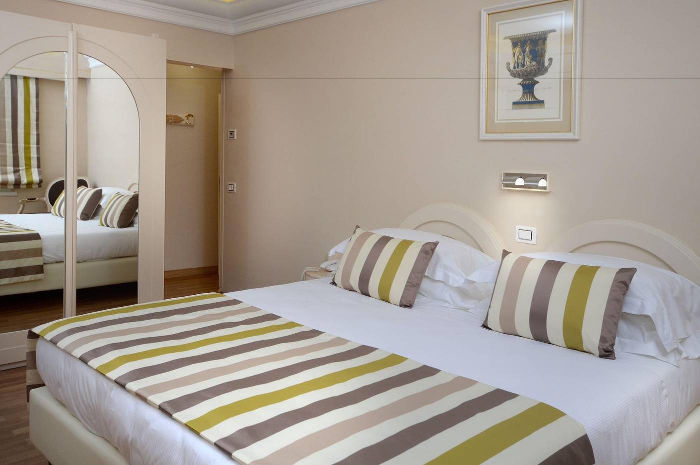 Grand-Hotel-Vittoria-Room-19