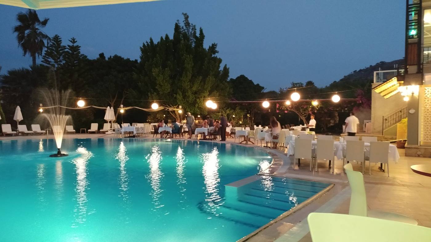 Club-Alla-Turca-Pool-15