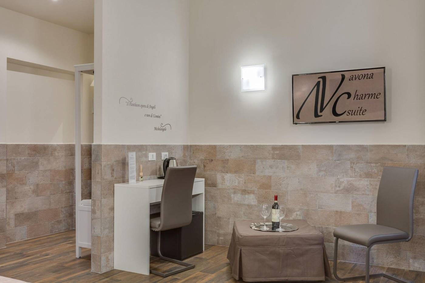 Navona-Charme-Suite-Room-5